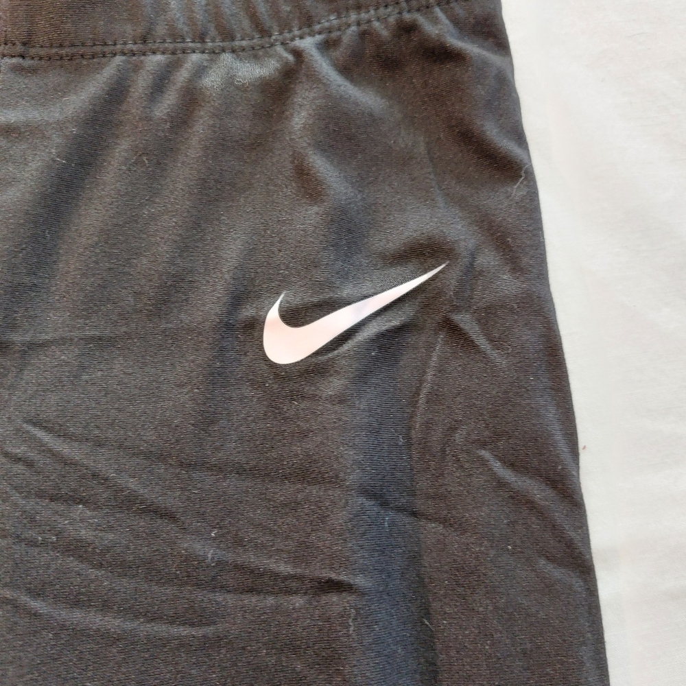 Nike Lightweight Black Leggings NWT 4T - Picture 3 of 8